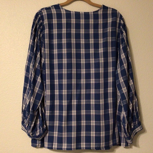 Blue and White Blouse. Size XXL. - Picture 2 of 3